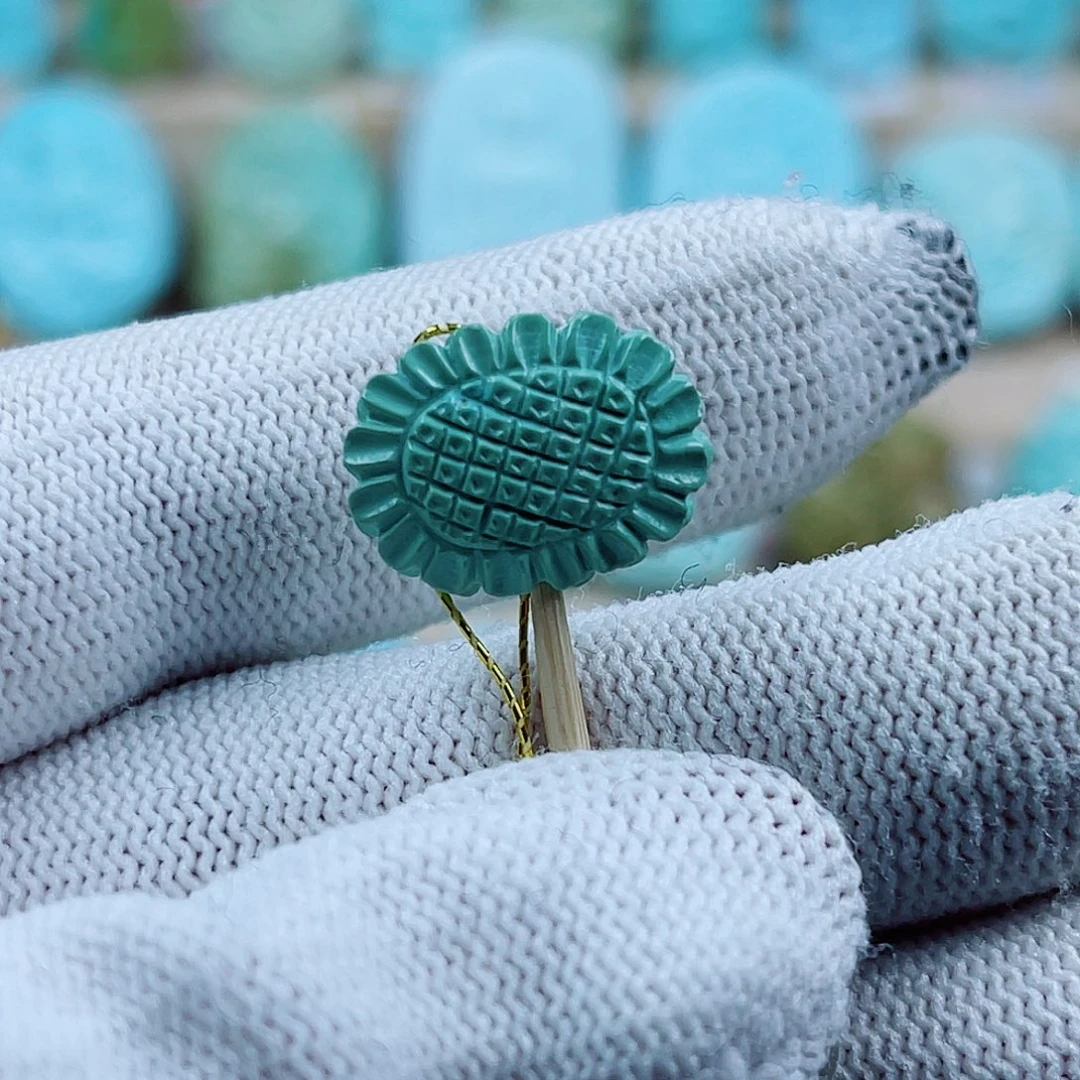 绿松石未镶嵌珠宝奇石