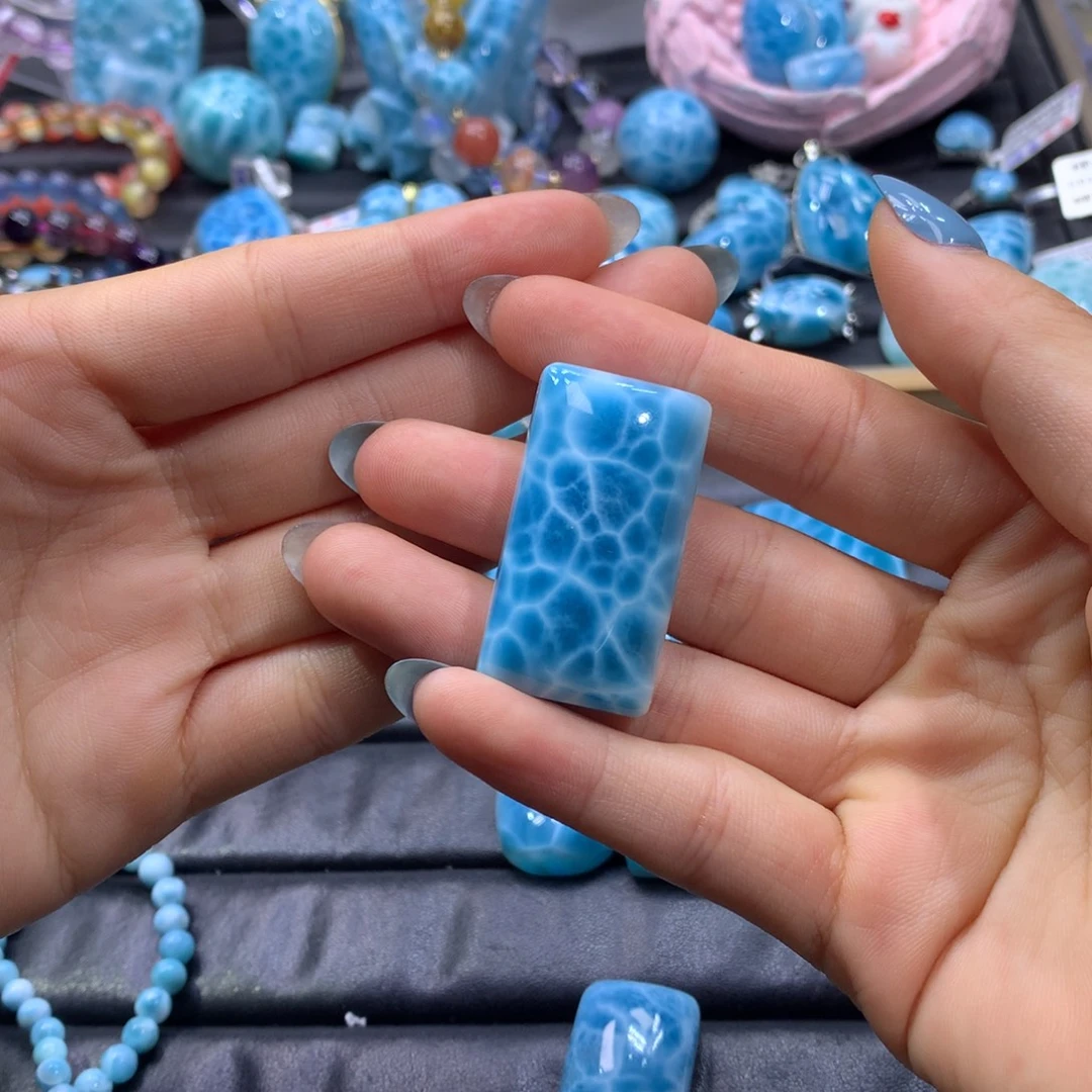 针钠钙石（海纹石）未镶嵌珠宝半成品颜色略差异