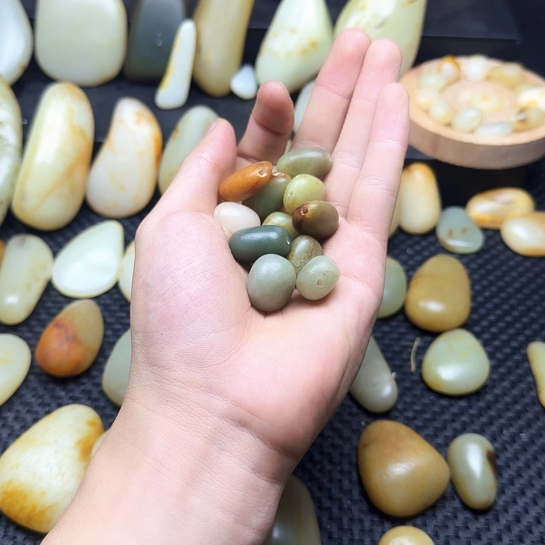 和田玉未镶嵌珠宝半成品