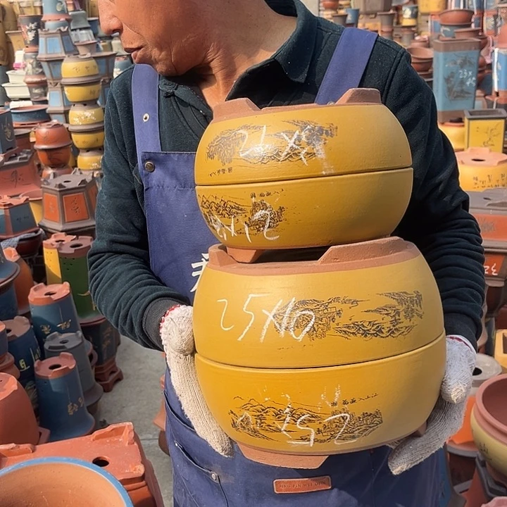 紫砂紫砂花盆和小盆栽