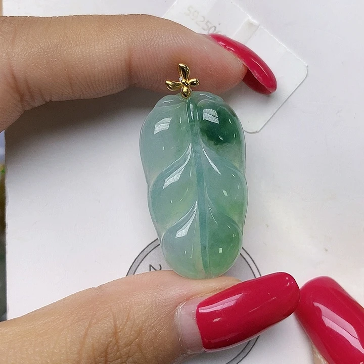 颈饰18K金镶嵌翡翠天然翡翠