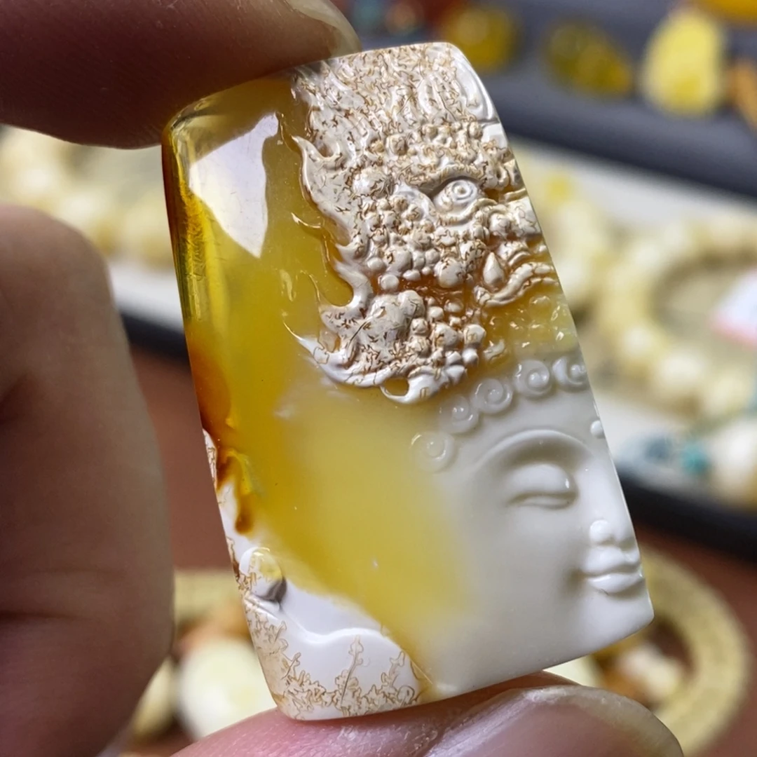 琥珀未镶嵌颈饰沁色一念之间