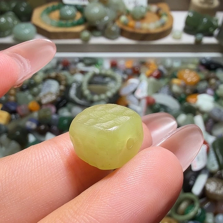 和田玉未镶嵌珠宝奇石