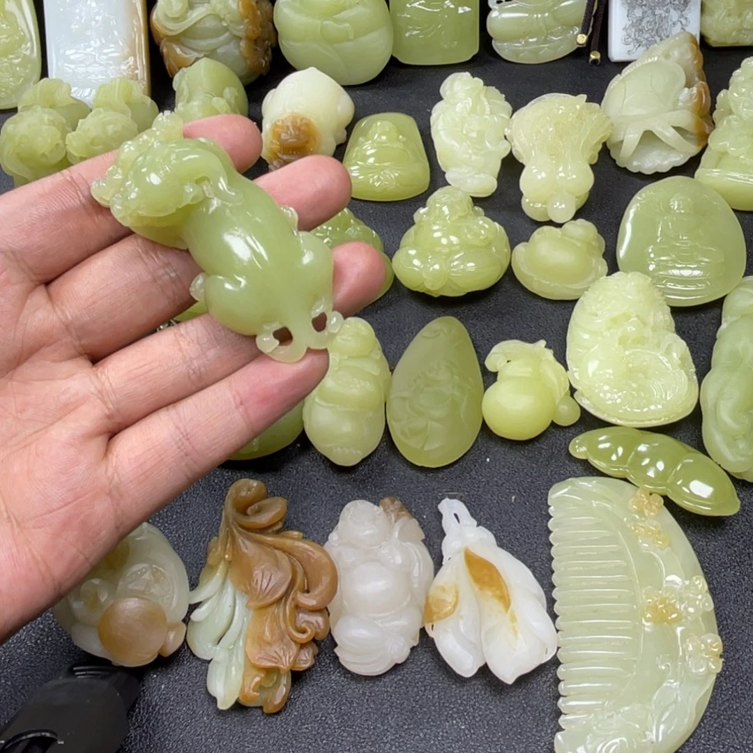 和田玉未镶嵌颈饰