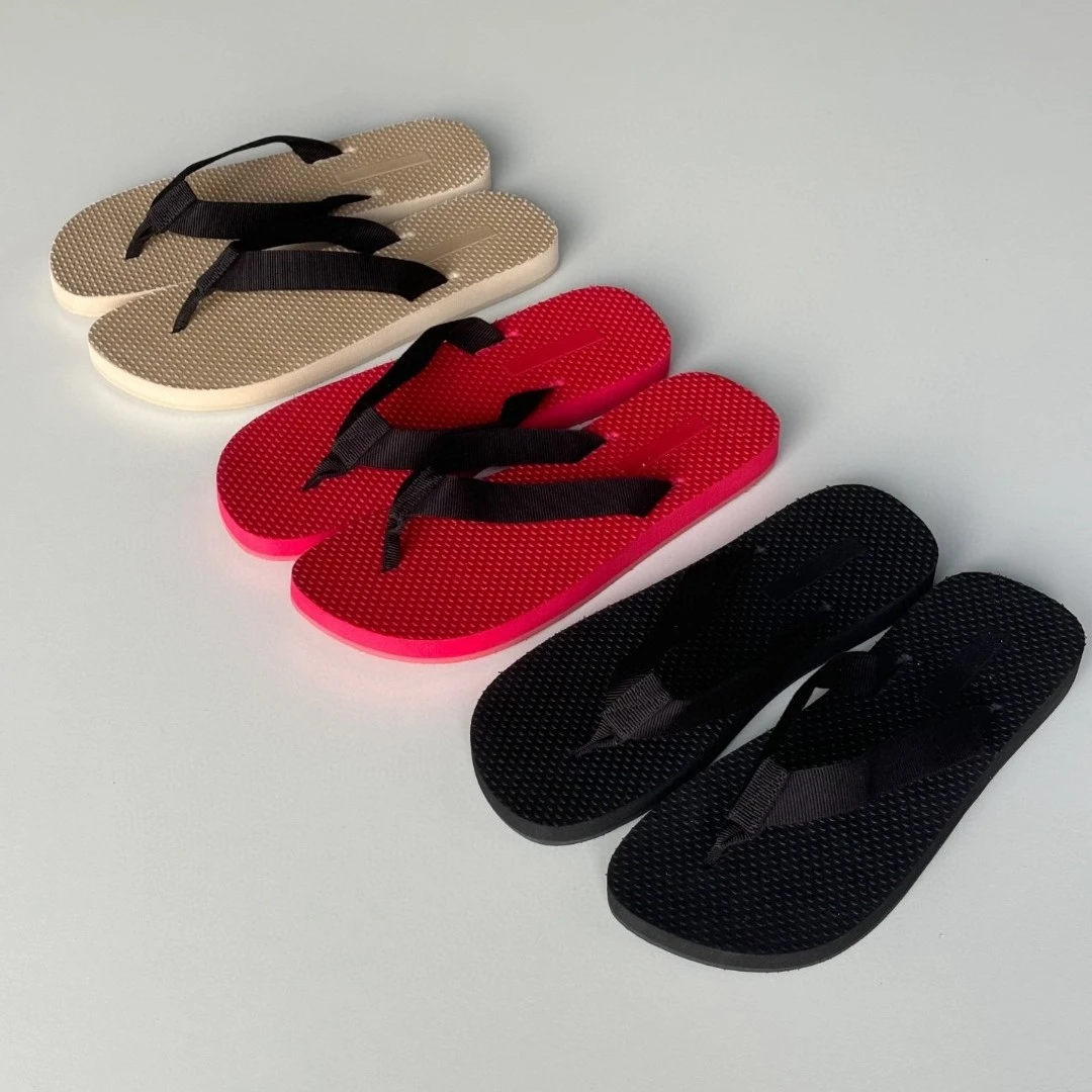 2025夏季新款人字拖舒适平底休闲拖鞋女时尚百搭外穿沙滩鞋