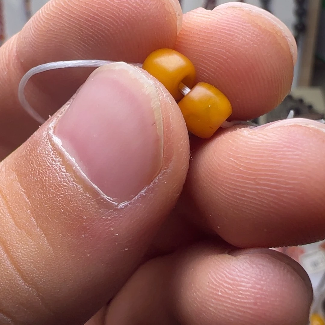 琥珀颈饰未镶嵌蜜蜡