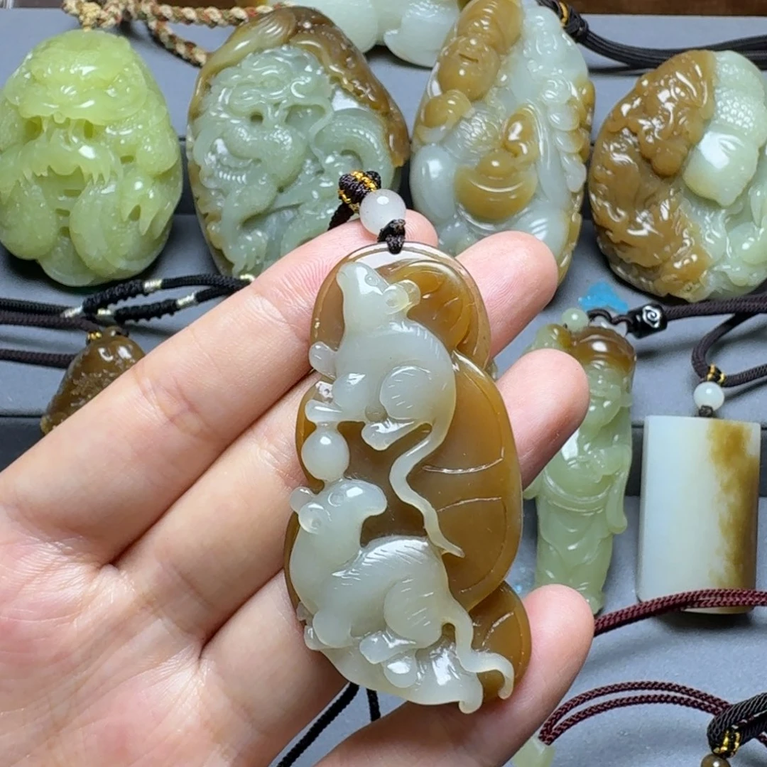 颈饰未镶嵌和田玉