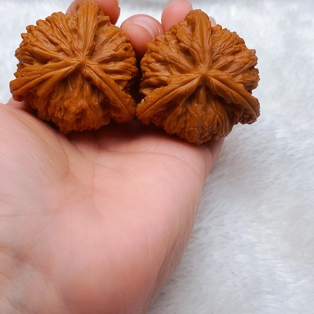 天***使文玩核桃吊坠三棱