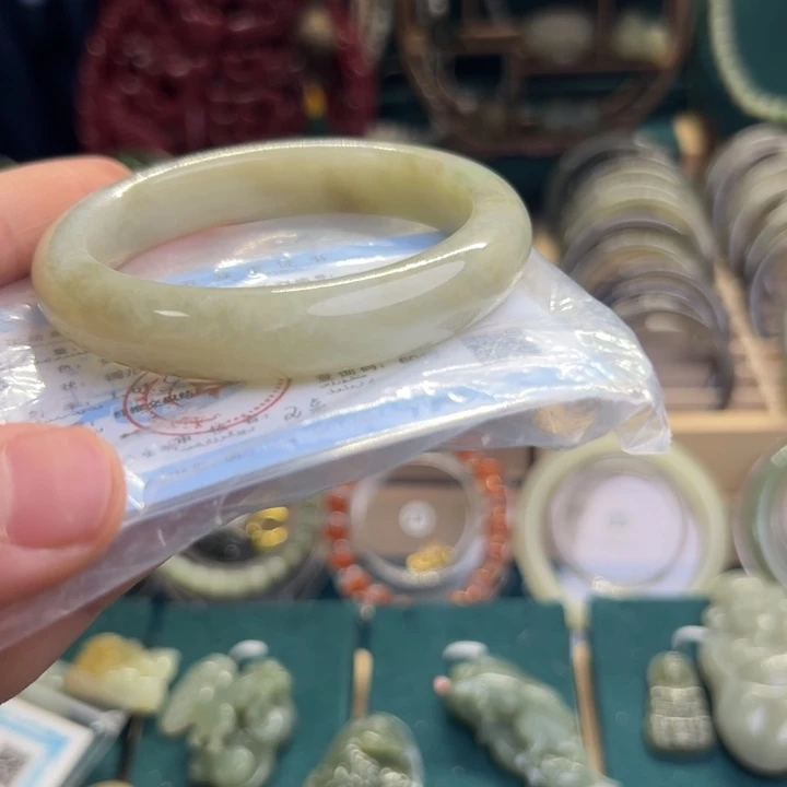 和田玉手镯未镶嵌57,2圈围1239