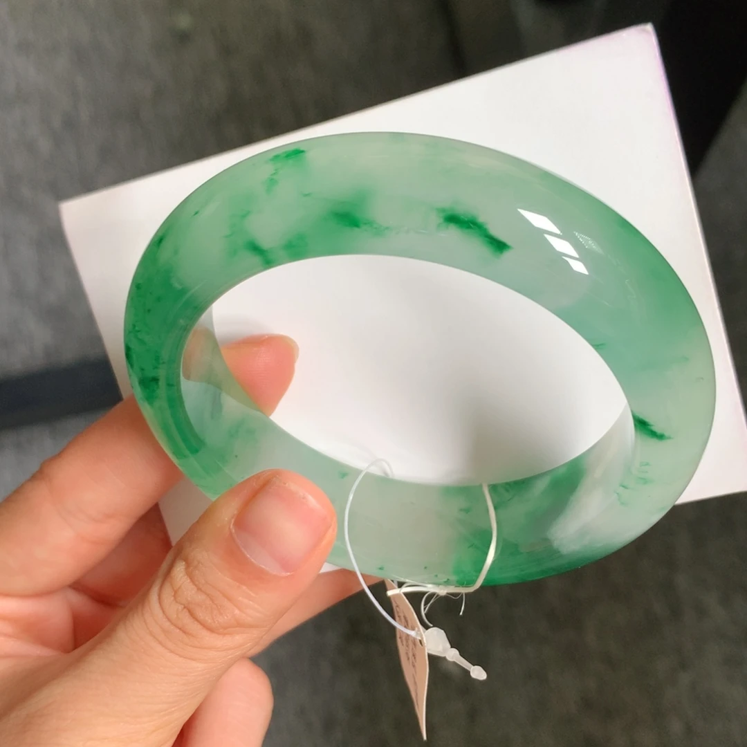 石英质玉（非洲翠）未镶嵌手镯