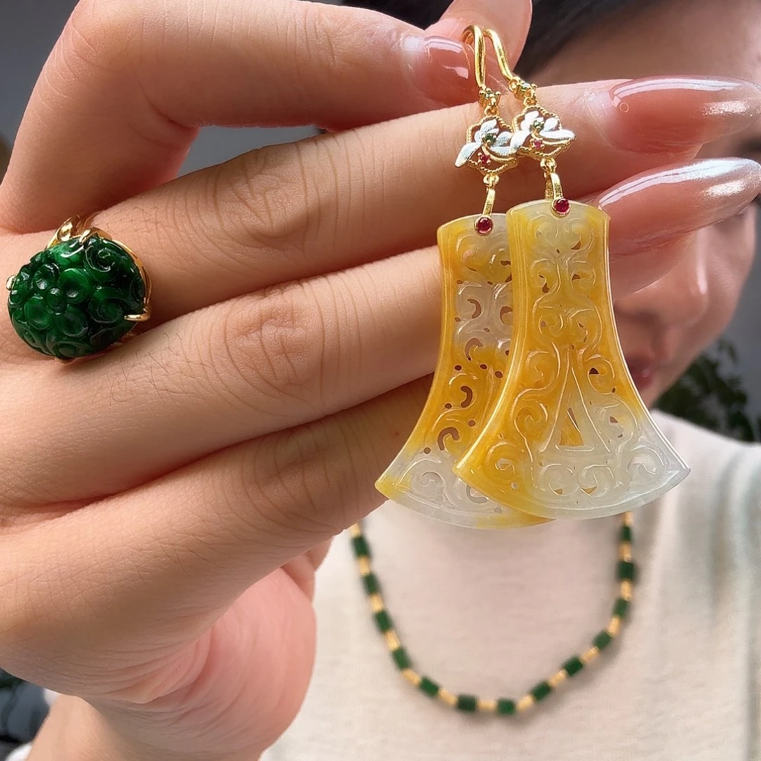 翡翠未镶嵌颈饰耳坠