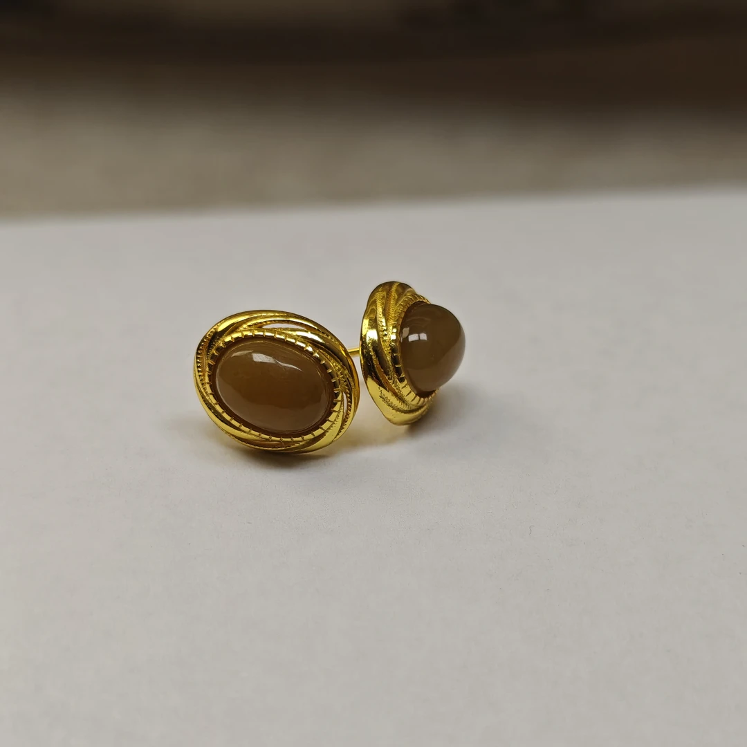纯天然和田玉糖色S925银镶嵌耳钉