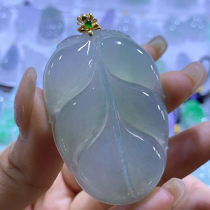 翡翠18K金镶嵌颈饰我****?天然翡翠A货吊坠
