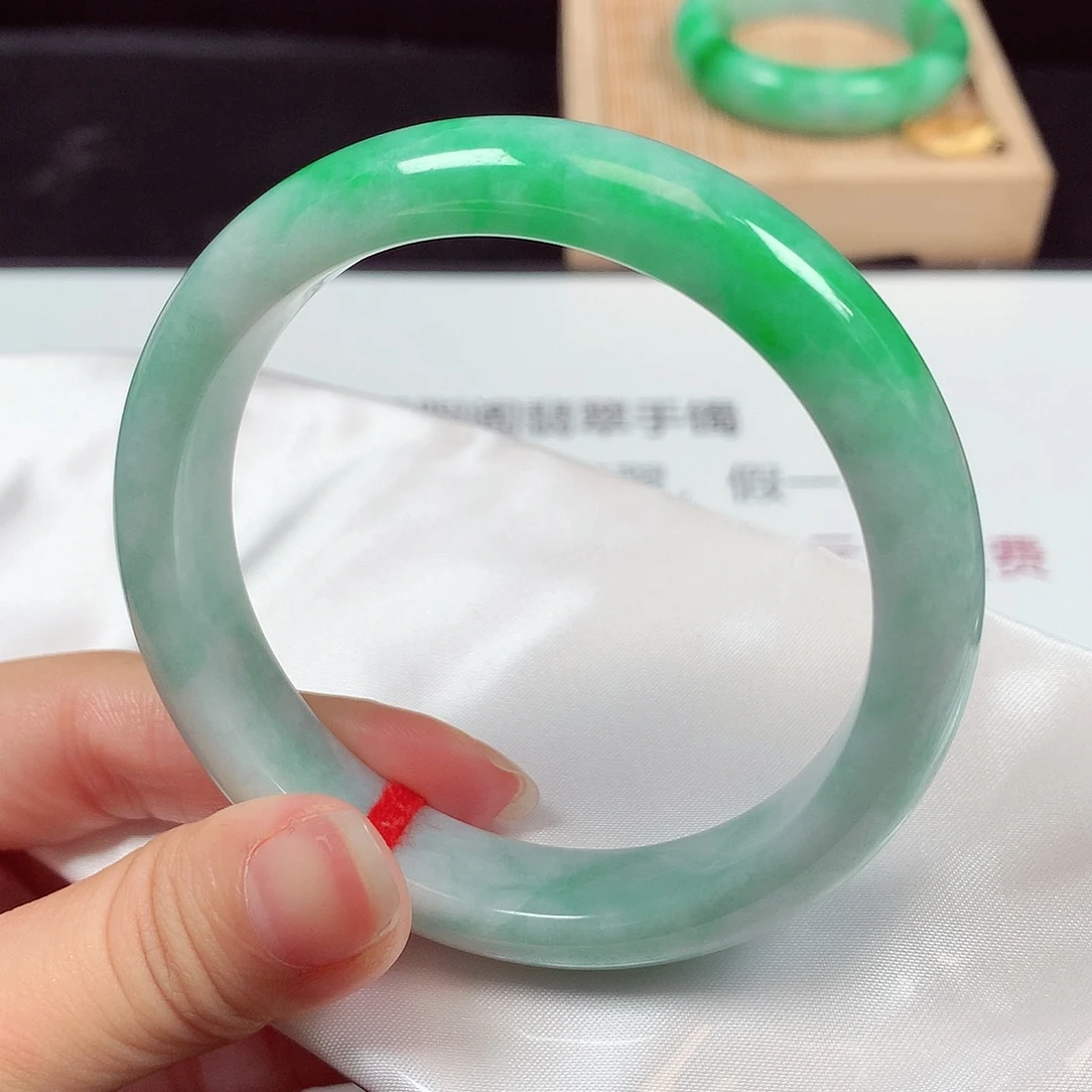 翡翠未镶嵌手镯631
