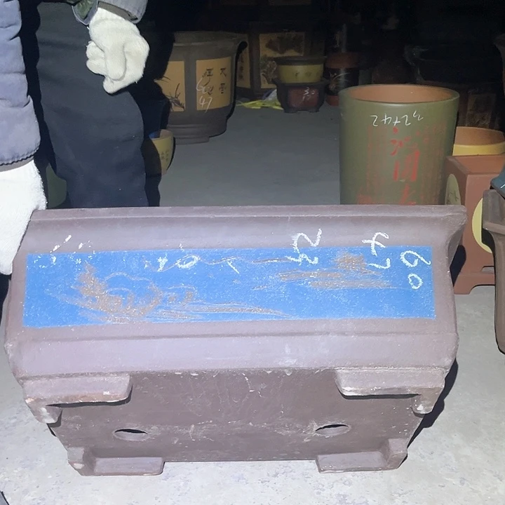 紫砂紫砂花盆是用天然