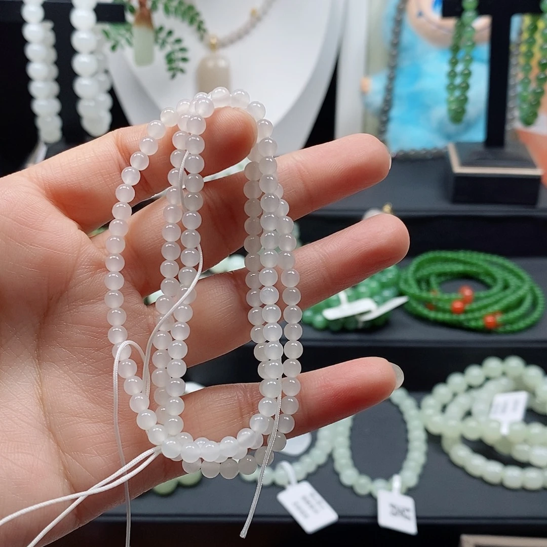 薯****和田玉未镶嵌手串