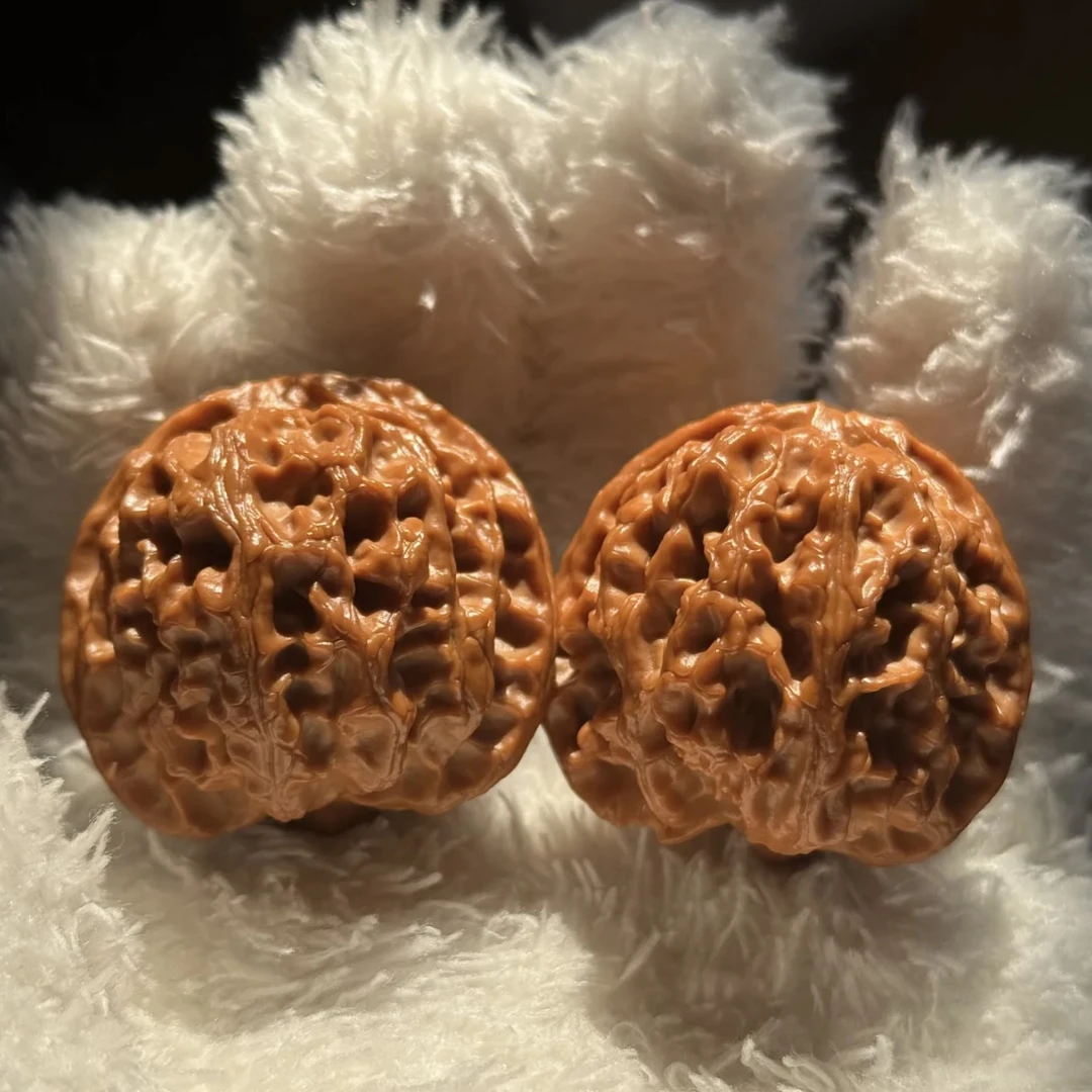 (文玩核桃体验品)苹果园麦穗虎头盘山公子帽19.7随机发两对