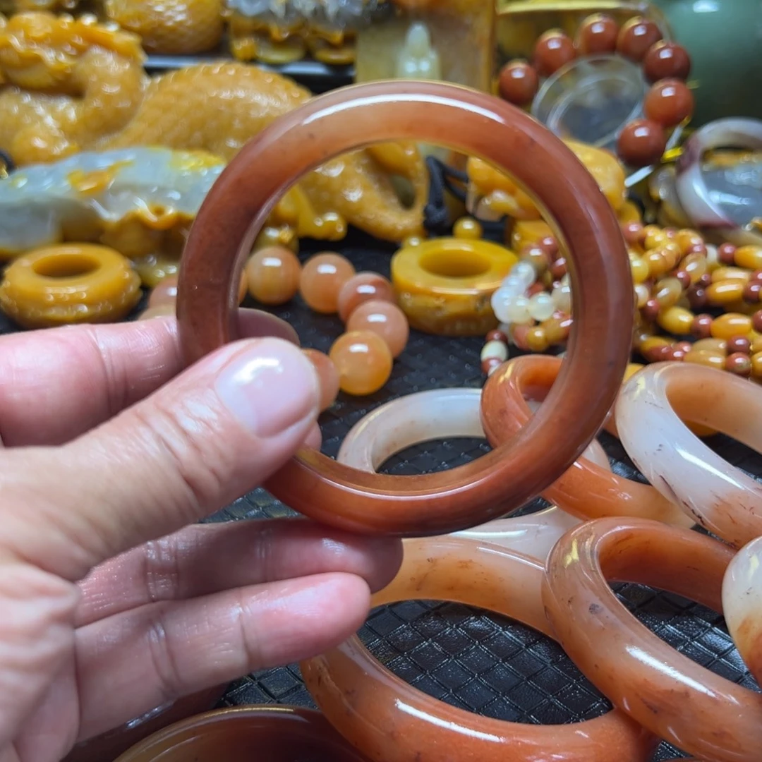 石英质玉未镶嵌颈饰