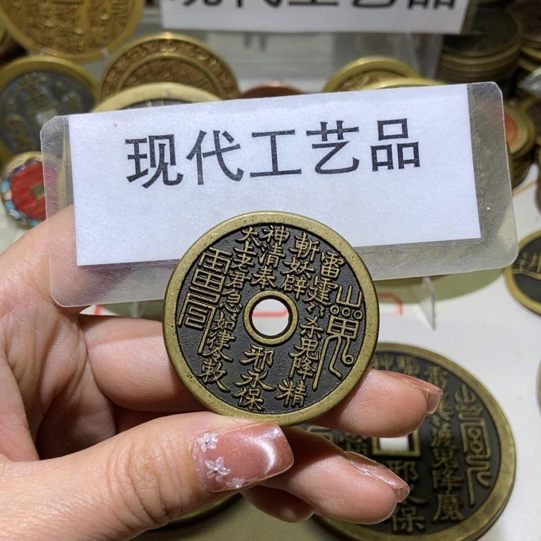 铜重***虎现代工艺品现代文创品