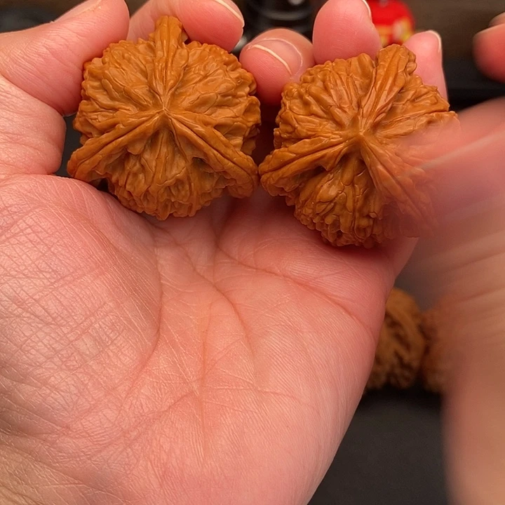 大***宝文玩核桃把件白奔