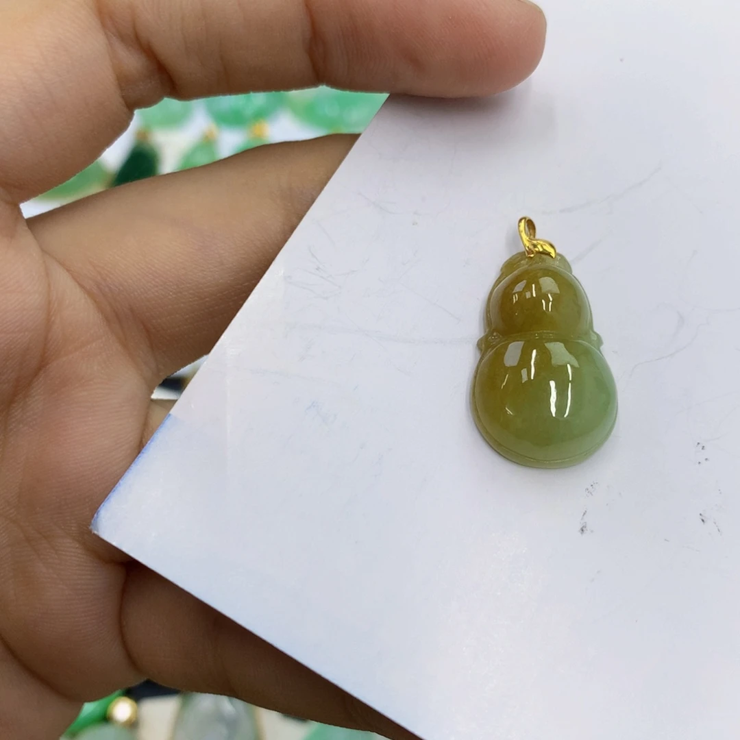 翡翠18K金镶嵌颈饰翡翠