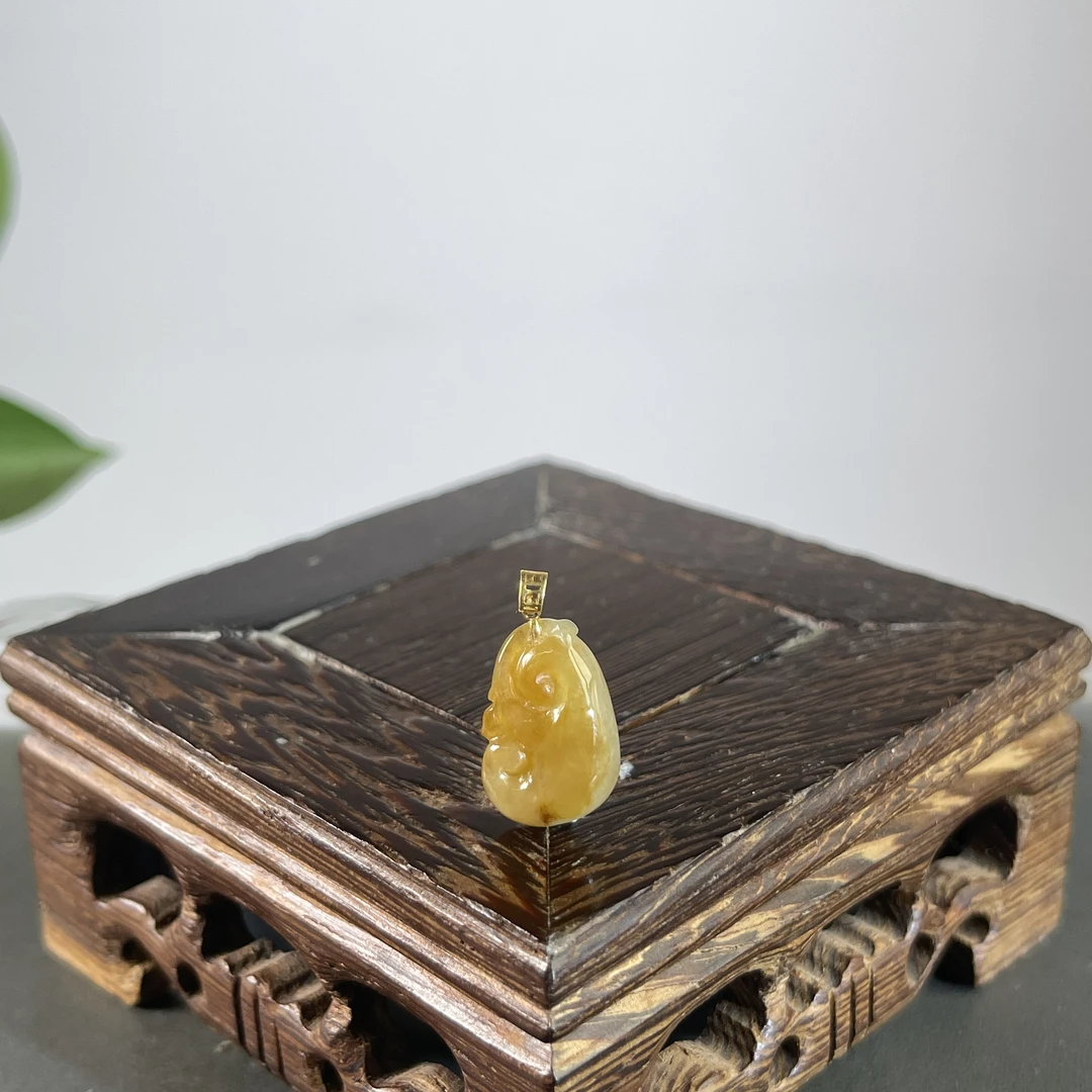 JGB24-018  天然缅甸A货翡翠  18K扣头如意