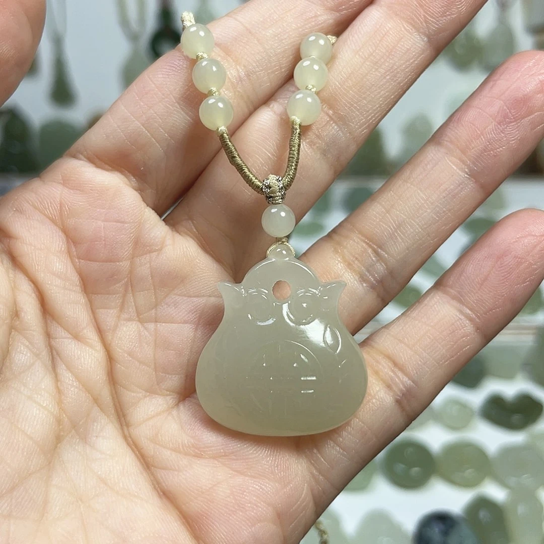 颈饰未镶嵌和田玉