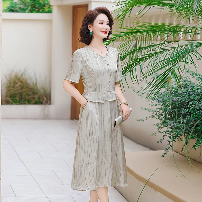 中老年女装妈妈夏装拼接连衣裙中长款时尚收腰显瘦裙子洋气新款
