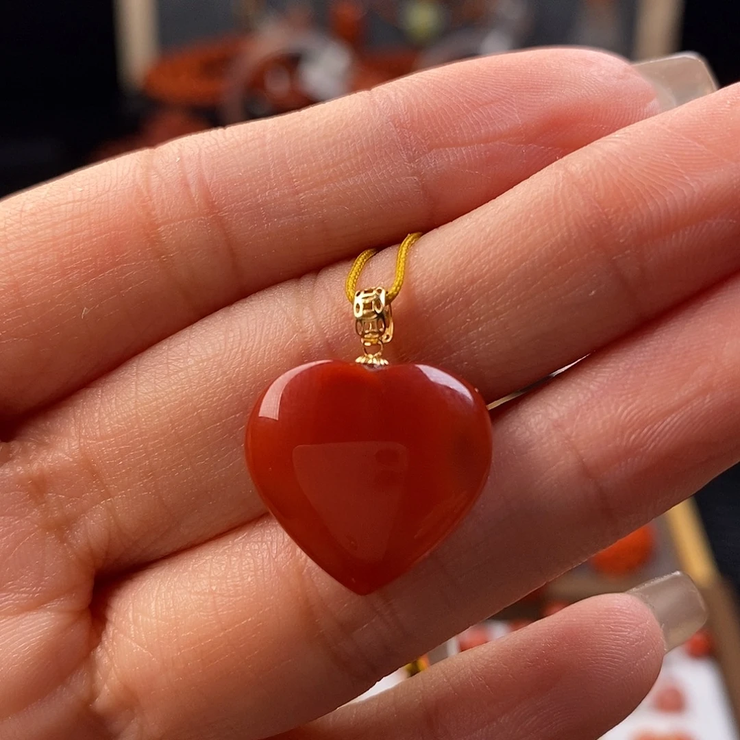 南红玛瑙18K金镶嵌四川凉山瓦西吊坠