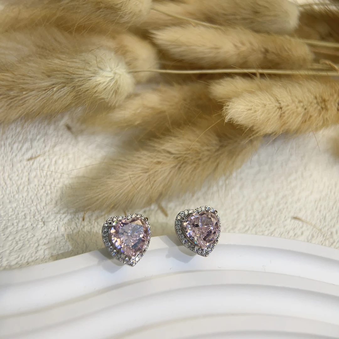 铜合金合成锆石耳饰 粉紫璀璨爱心银耳针锆石轻奢气质千金耳钉
