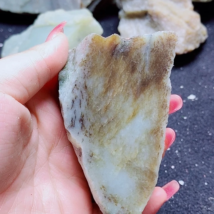 未镶嵌和田玉（糖玉）珠宝半成品