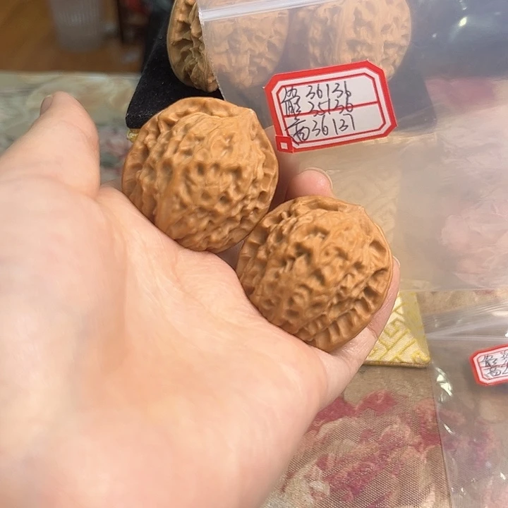 文玩核桃把件非嫁接北京