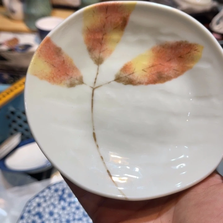 瓷片黑**?qq 箱なしでいいので お値下げ可能でしょうか？