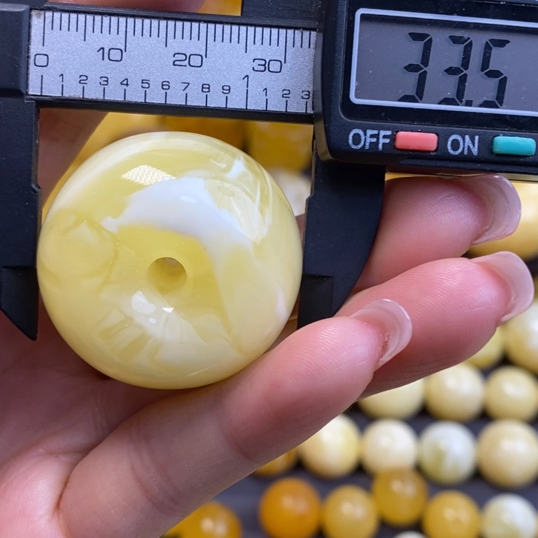 琥珀裸石未镶嵌珠子