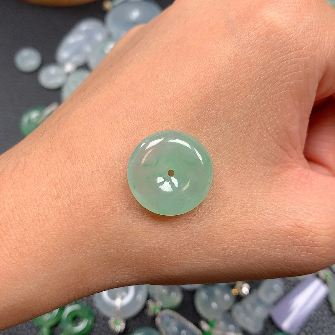 吊坠(赠链)未镶嵌翡翠