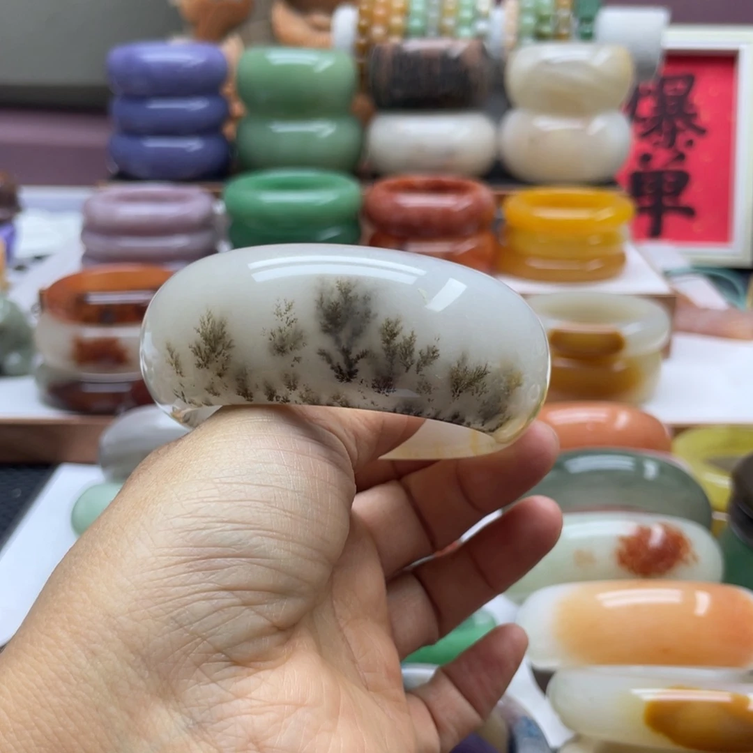 因***啊石英岩玉未镶嵌手镯