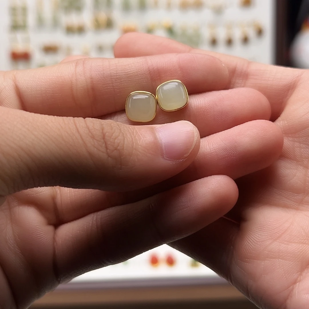 银S925镀金镶嵌和田玉耳饰