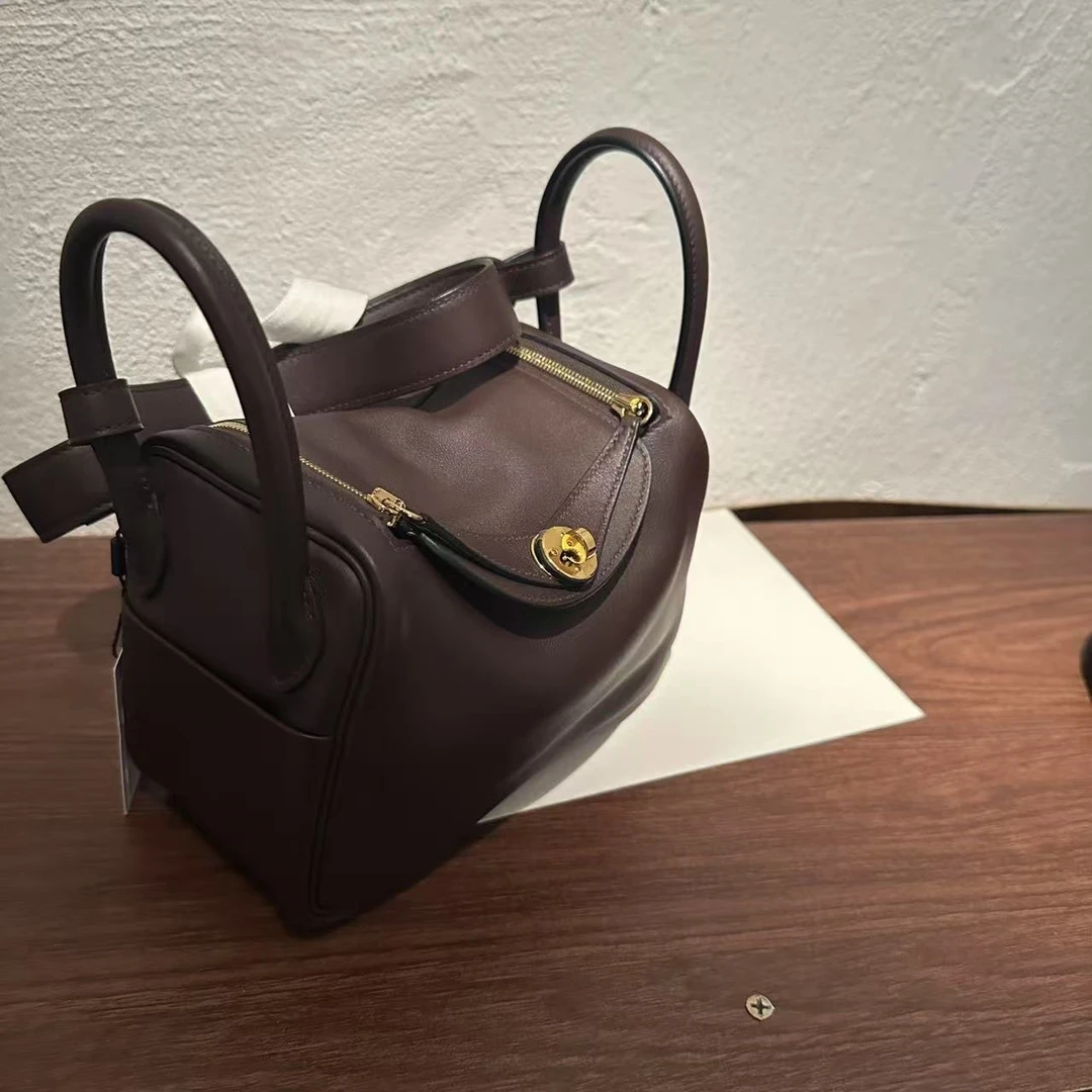 99新 Hermes/爱马仕 HIHI/乌木色金扣Mini Lindy Z刻/11880126JL
