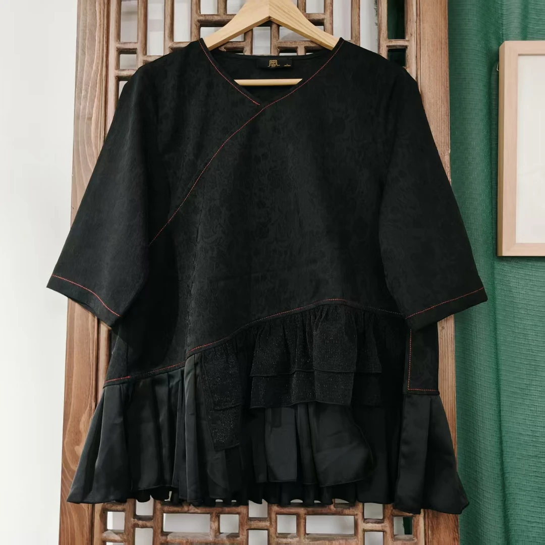 凤徕兮私人定制黑色暗纹v领加纱不规则设计款上衣(LS366-2)红边