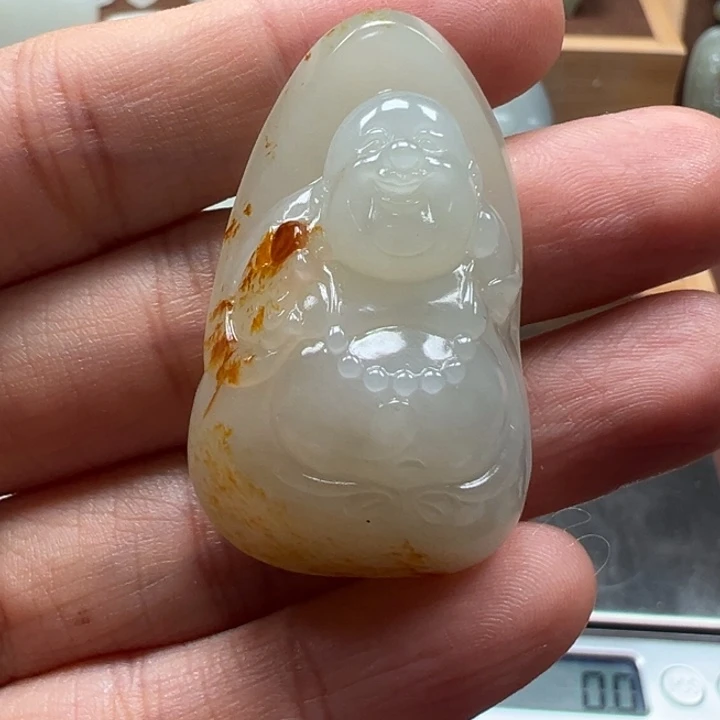 和田玉未镶嵌颈饰佛