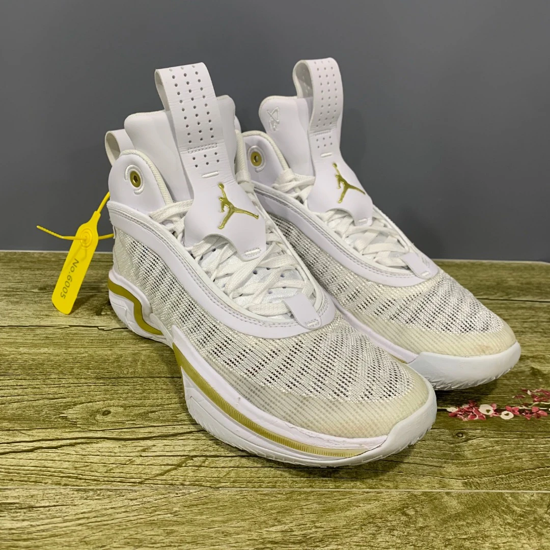 42.5码AJ36白金 原盒 95新磨损小 鞋面无破损 篮球鞋缓震/6005