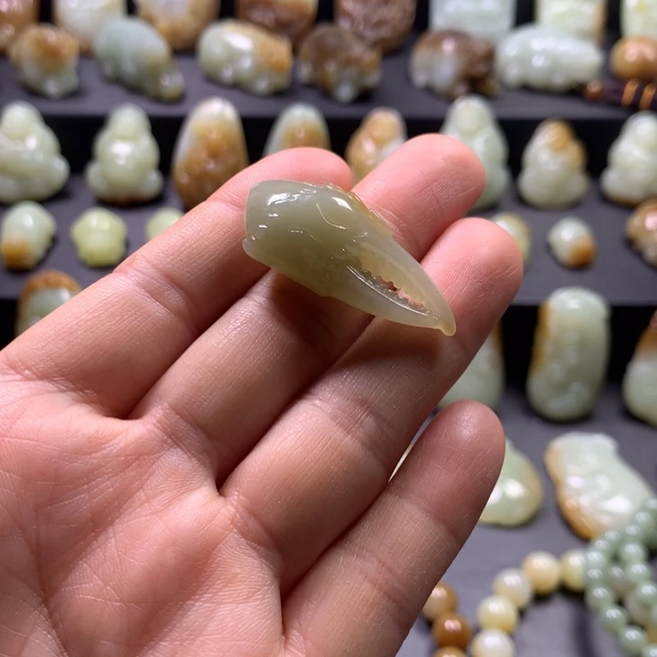 和田玉（糖玉）未镶嵌颈饰