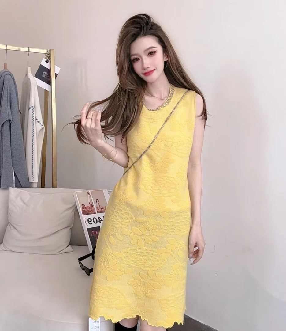 【俩月羊绒】250199-100山羊绒时尚洋气手工绣花针织无袖连衣裙