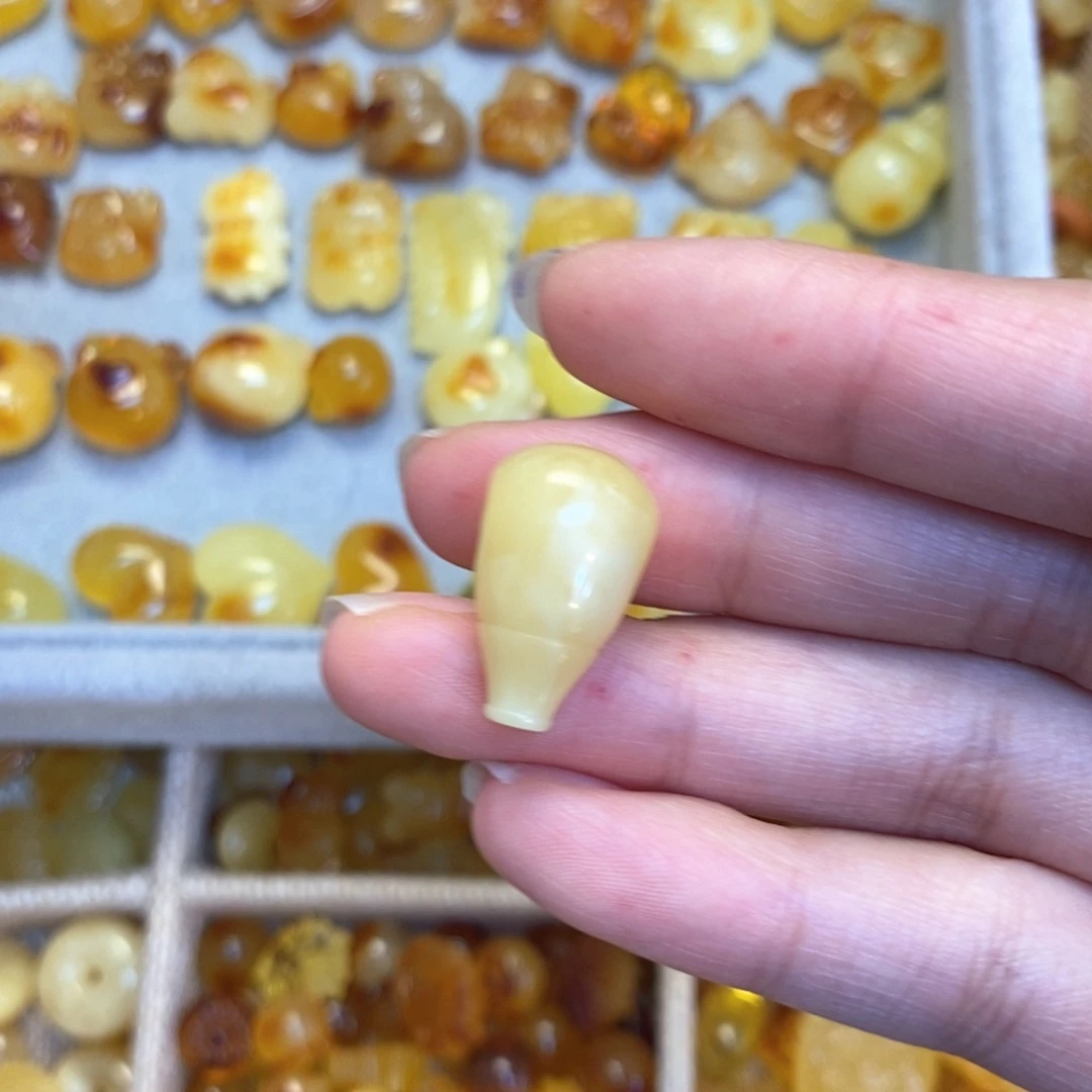 蜜蜡颈饰未镶嵌三通