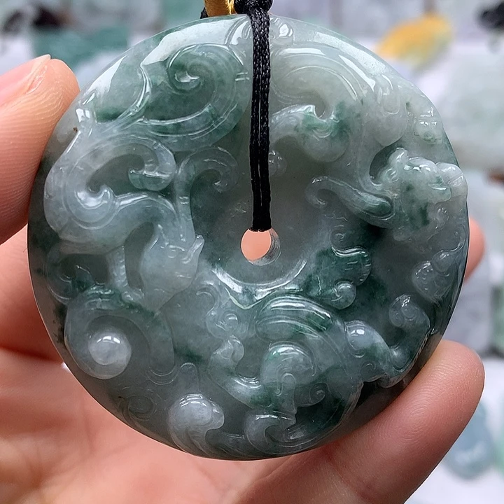 翡翠未镶嵌颈饰龙凤呈祥两面工艺福利