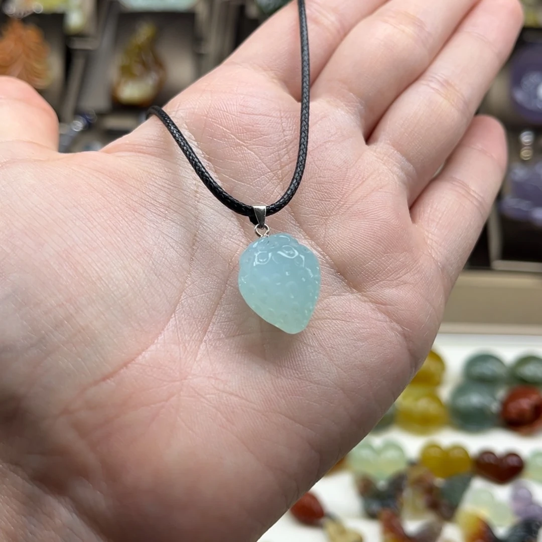 未镶嵌蛇纹石玉颈饰