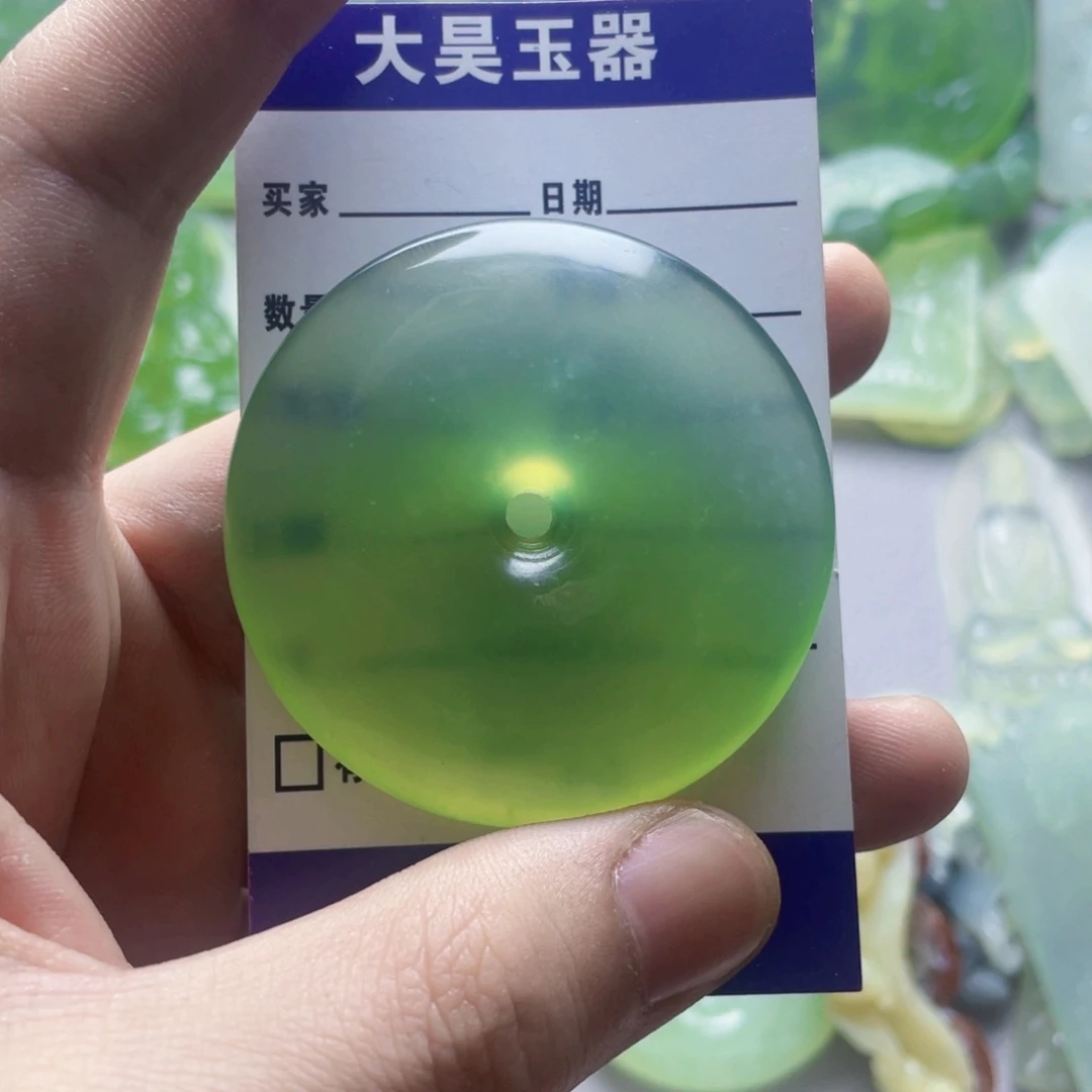 蛇纹石玉颈饰未镶嵌百**妖