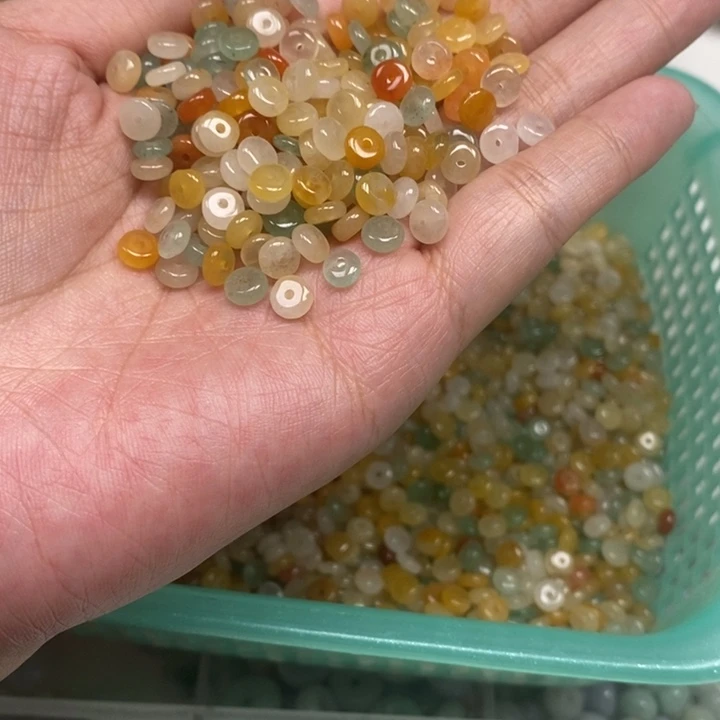 石英岩玉未镶嵌珠宝半成品隔片100颗