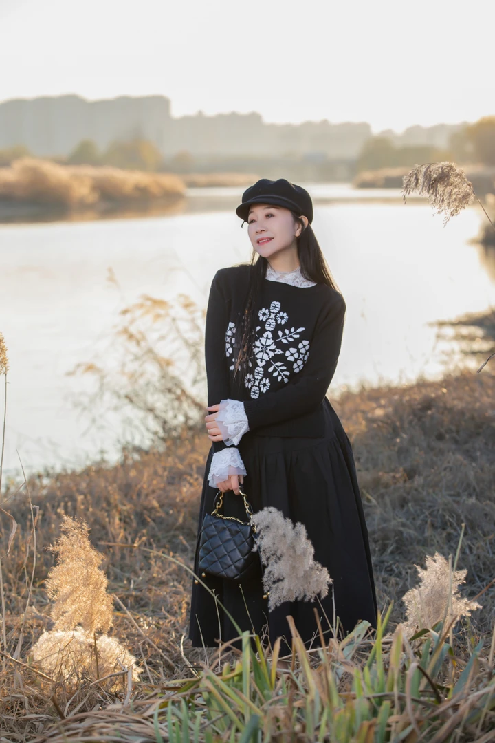 【一依定制】8886时髦提花一字领长袖小雪花针织衫复古设计感毛衣