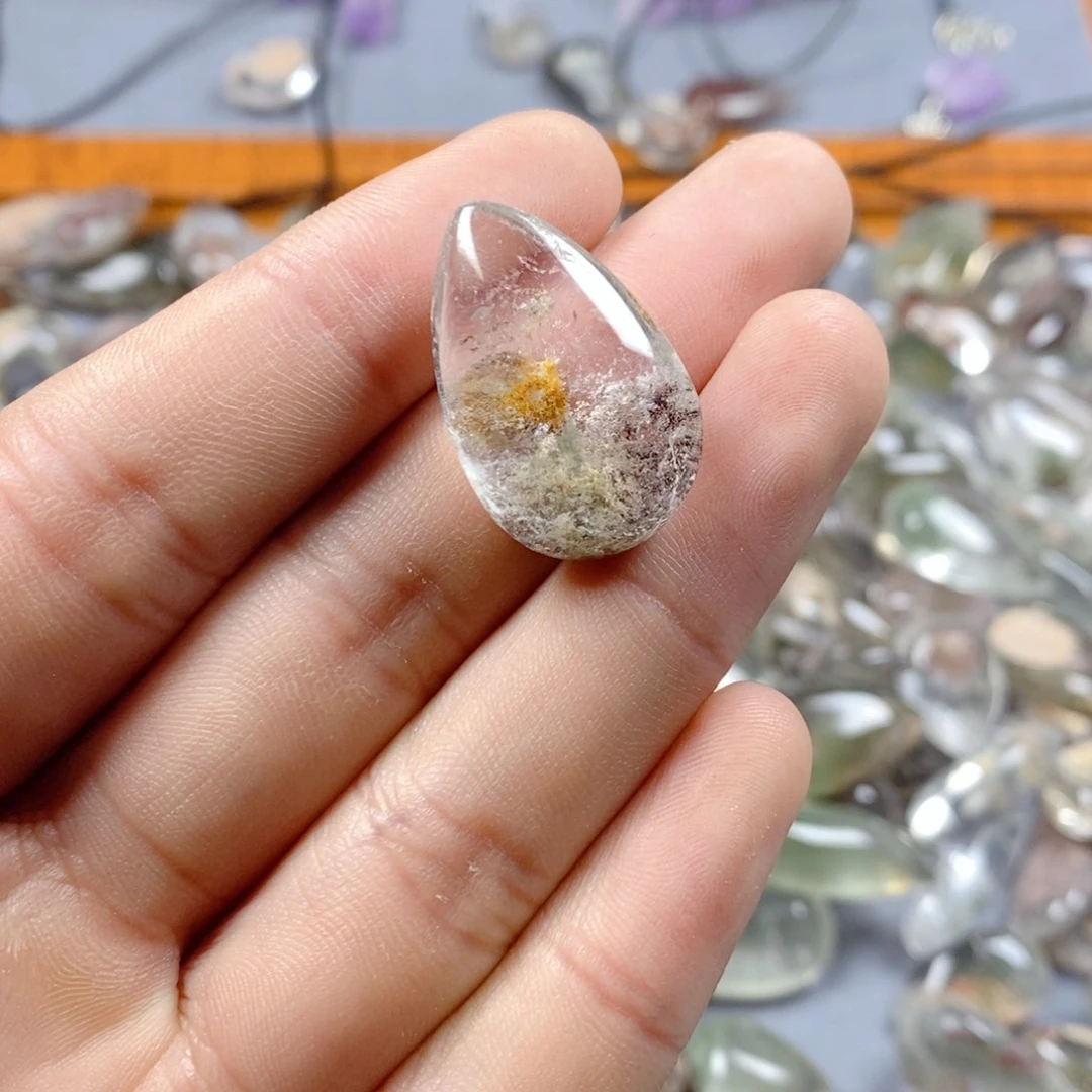 颈饰未镶嵌水晶51。